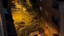 Heavy rain caused flooding in several districts of Istanbul, the mayor said there were no reports of