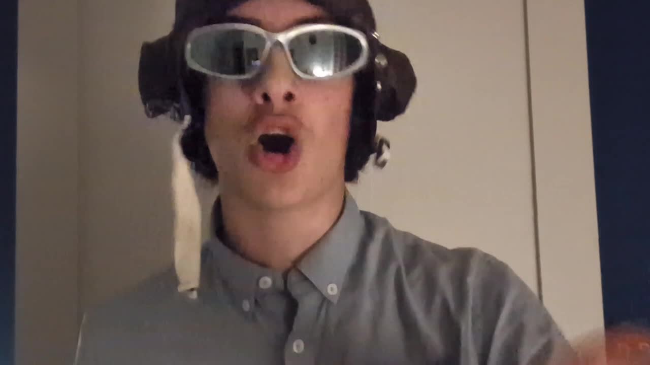 READING YOUR BITCHASS VIDLII COMMENTS