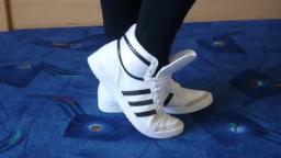 Jana shows her Adidas Top Ten Hi white black