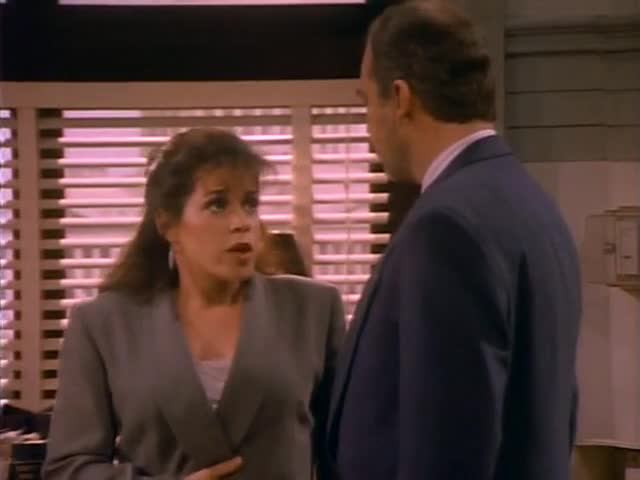 hearts afire season 1 episode 15 never-play-touch-football-with-the-kennedys_480