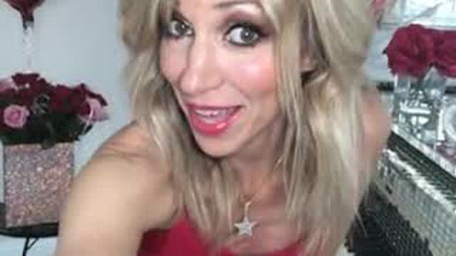 POP STAR DEBBIE GIBSON SINGS OUT OF THE BLUE FOR COSTA RICAS CALL CENTER