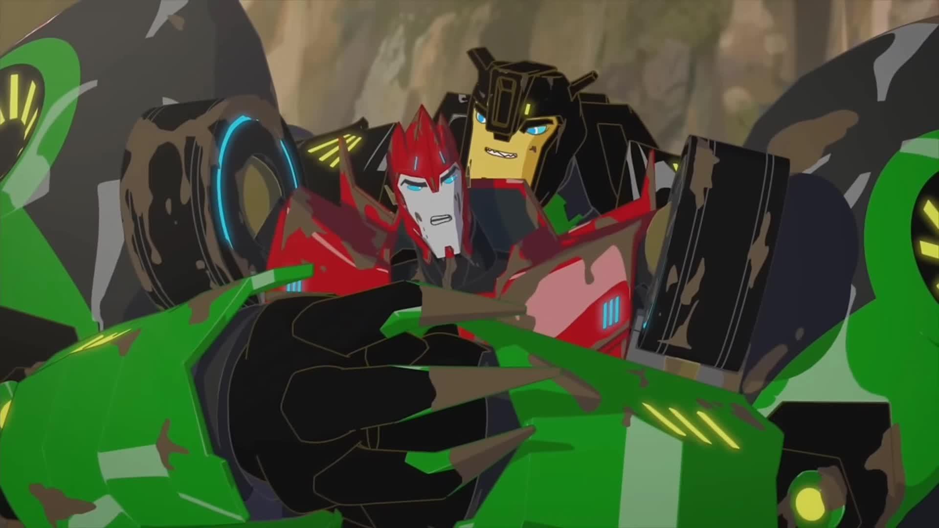 Transformers Robots in Disguise (2015) - Grimlock holds onto Sideswipe