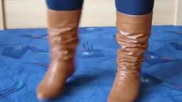 Jana shows her heel boots Graceland brown