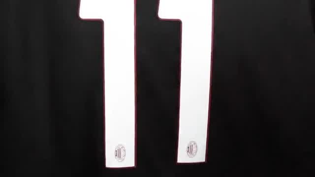 ✅ Camiseta AC Milan 22-23 Local Ibrahimović - www.camisetasclubes.com