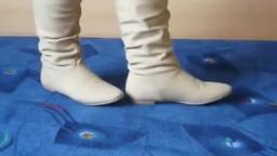 Jana shows her winter boots Jumex beige knee high