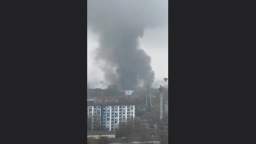 A toxic cloud of smoke has formed in Hamburg after a major warehouse fire. Local residents are urged