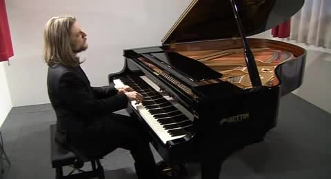 Giulio Andreetta plays F. Chopin Waltz op.69 n.1