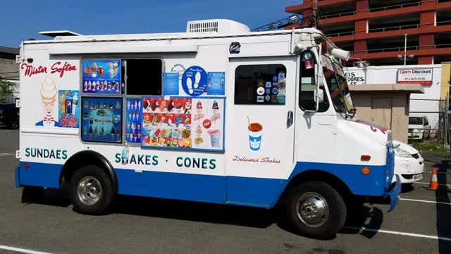 Smoothie Soft Ice Cream Truck Visits Atlantic Avenue, Brooklyn!