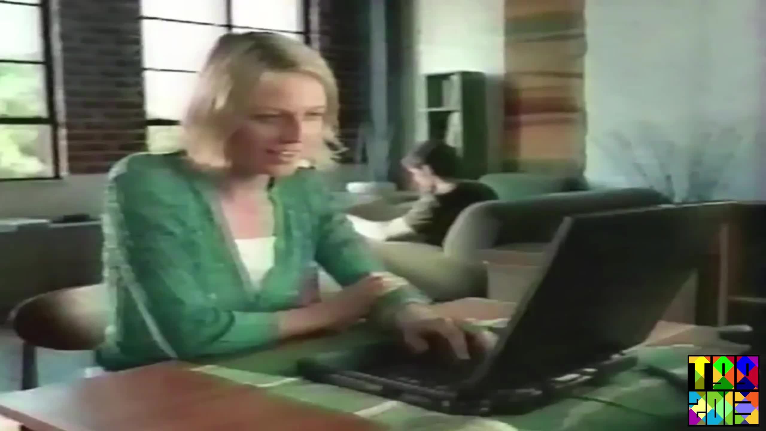 [Loud, Flashy] I Accidentally Expedia 2002...