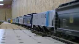 Very Long HO scale CSX model train cars