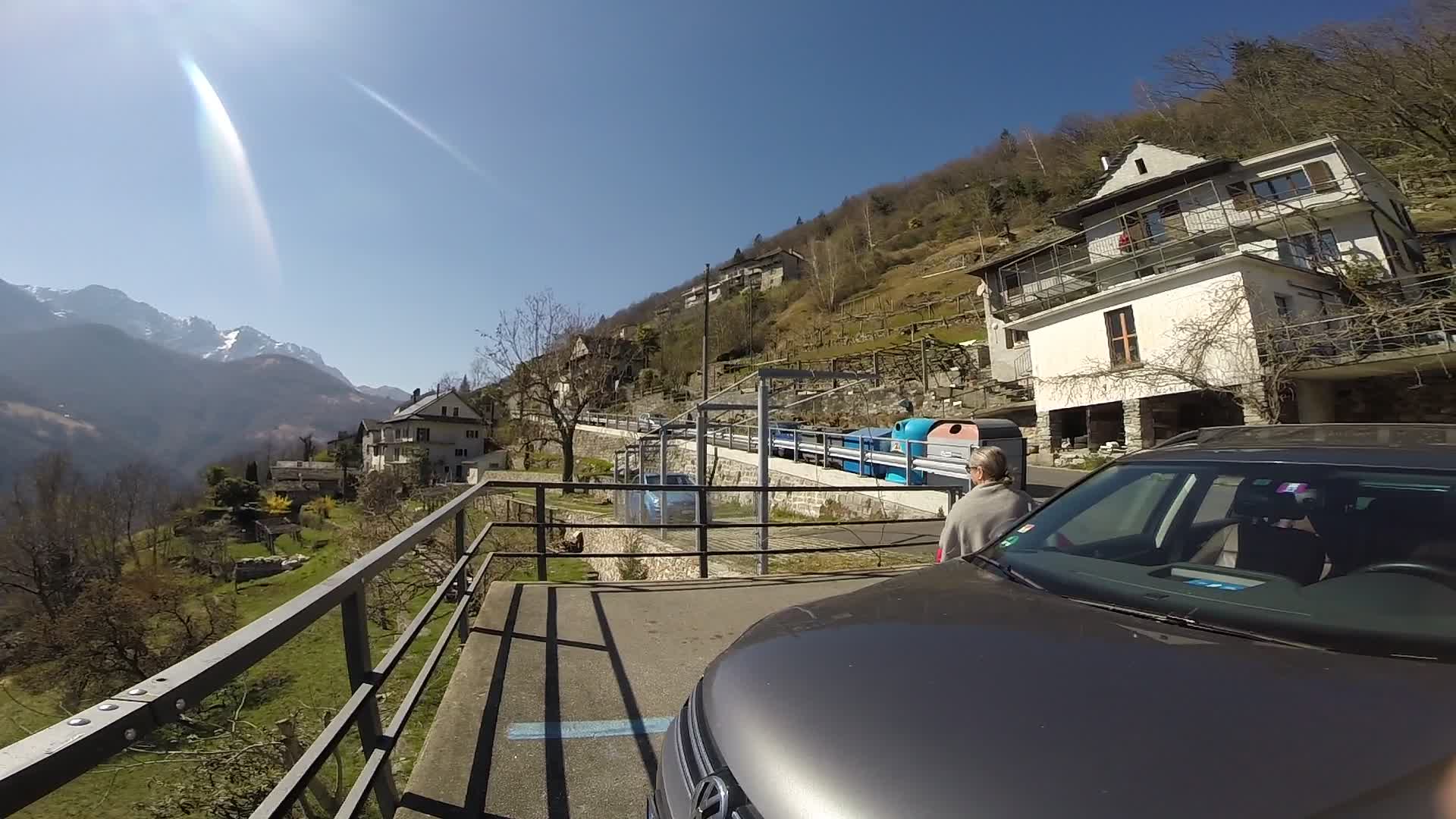 Calezzo Aussen PW Parkplatz