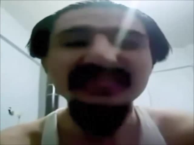 MUHLİS GURBETÇİLERE KÜFÜR EDİYO