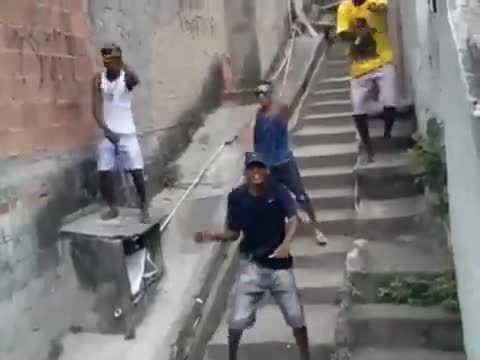 1 minuto e meio dos mano dançando ao som de King Kunta