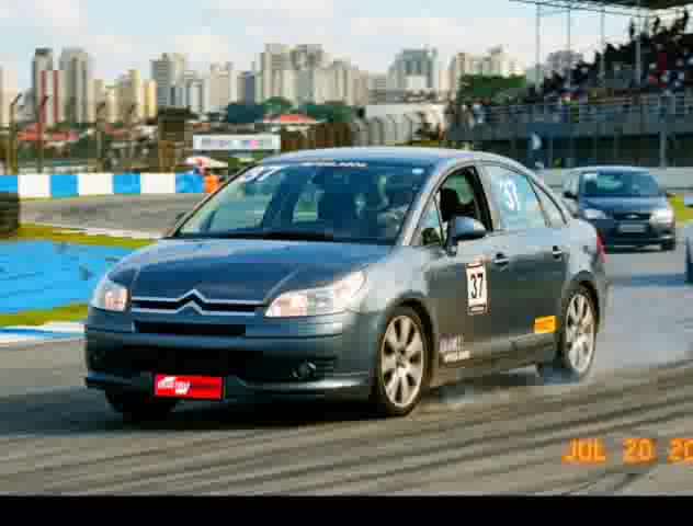 Citroën C4 Pallas - Quatro Rodas