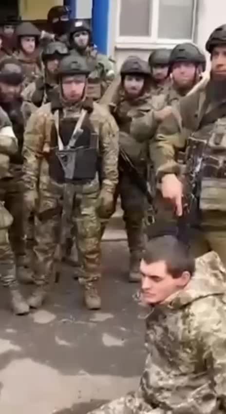 Captured Ukranian Soldier shouts, Glory to Russia!