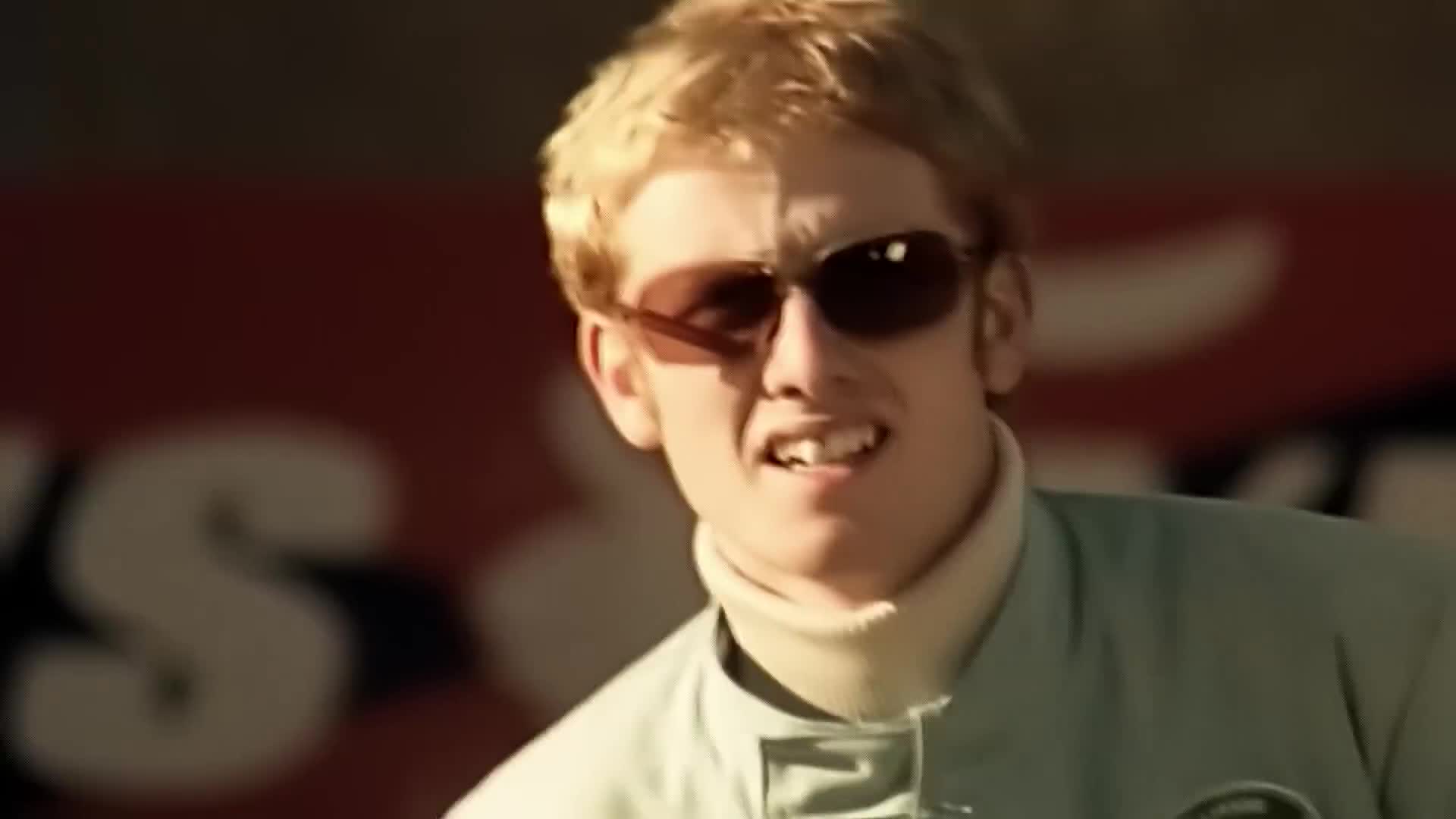 Robbie Williams - Supreme (Official Music Video)