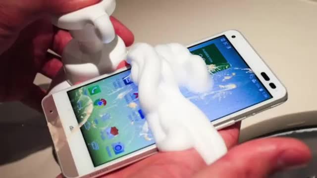 How To Fix iPhone Not Charging (2025)