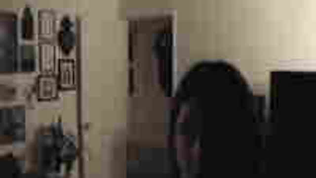 don't look in the hallway