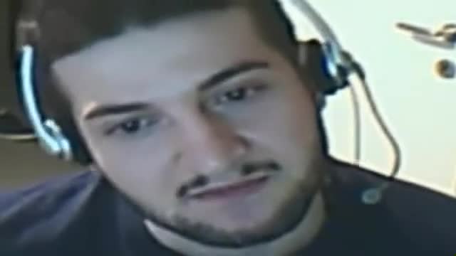 Emin muhlis'i uyarıyor Emin muhlis'i uyarıyor