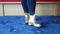 Jana shows her shiny rubber booties chelsea gold