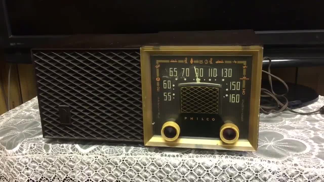1950s Philco AM tube radio (2017)