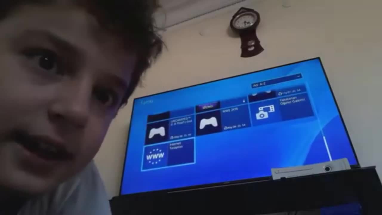 PS4'te bedava oyun aldığını sanan velet
