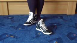 Jana shows her Adidas Extraball Hi black, white and green