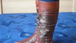 Jana shows her boots brown with rear zipper, buckles und straps