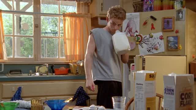 Malcolm In The Middle - Home Alone (S1 E3) (1/6)