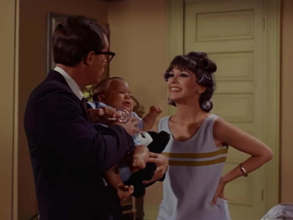 That Girl - Never Change a Diaper on Opening Night (S1 E3)