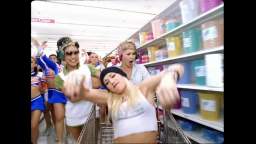 Gwen Stefani - Hollaback Girl (Official Music Video) [Kgjkth6BRRY]