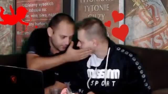 Tajfun płake bo go cisnę bo mieszka w piwnicy xD - BystrzakTV