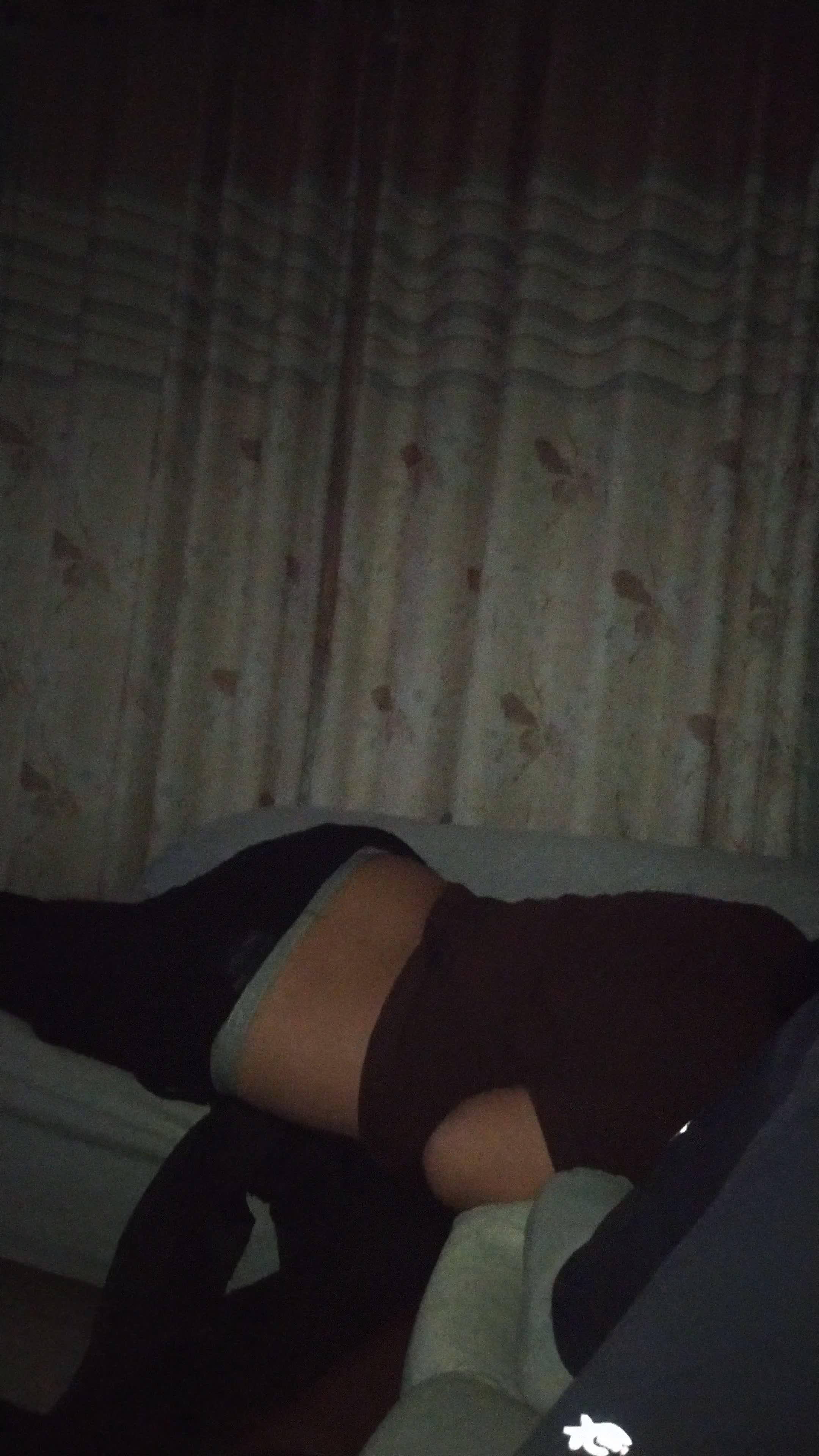 Cousing ferzent sleeping like a fool Cousing ferzent sleeping like a fool