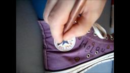 Jana´s friend painted her Chuck´s Converse purple on her feet for the carnival yt trailer