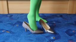 Jana shows her spike high heel Pumps Graceland  silver metal and grey