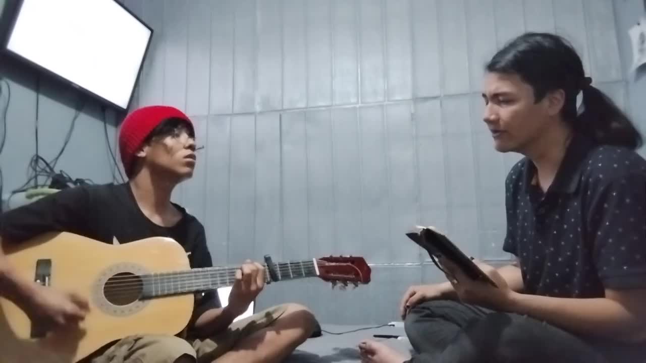 Improvisacion con guitarra y voz Improvisacion con guitarra y voz