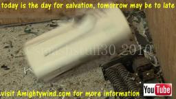 smash Fellowes sparking paper shredder