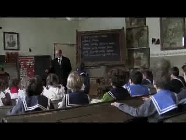 Schule wie vor 100 Jahren - 2011