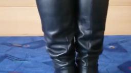 Jana shows her heel boots black leather