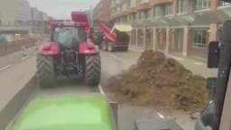 German farmers paralyzed Stuttgart