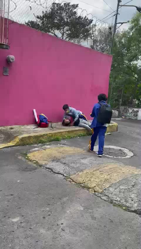 Niños Pendejos se pelean lolololol Niños Pendejos se pelean lolololol