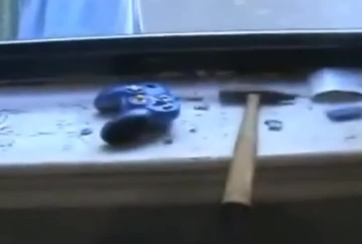 PissedOffVideoGamer smashes controller (normal speed)