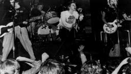 Sex Pistols - God Save the Queen & No Fun {LIVE}