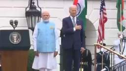 Fainting raised his hand to his heart as the Indian national anthem played