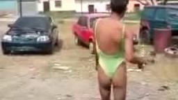 MarioEstevez0Regretz bailando para sus novios gays