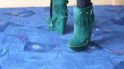 Jana shows her high heel plateau ankle boots velvet green with fringes