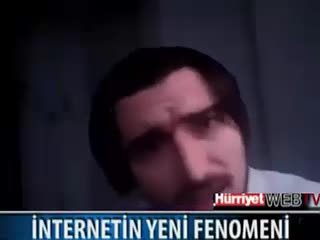 KENDİ YAKIŞIKLI SANAN GENÇİN DİSSİ KENDİ YAKIŞIKLI SANAN GENÇİN DİSSİ